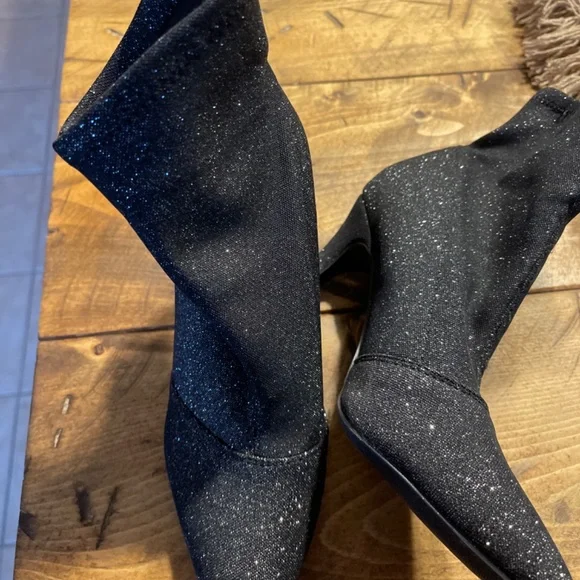 Boots - Picture 4 of 4